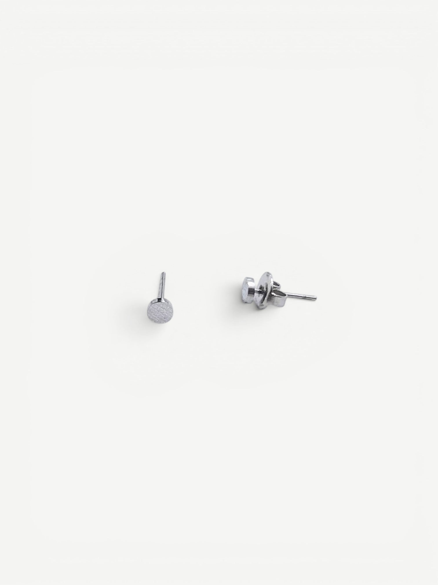 Disc studs